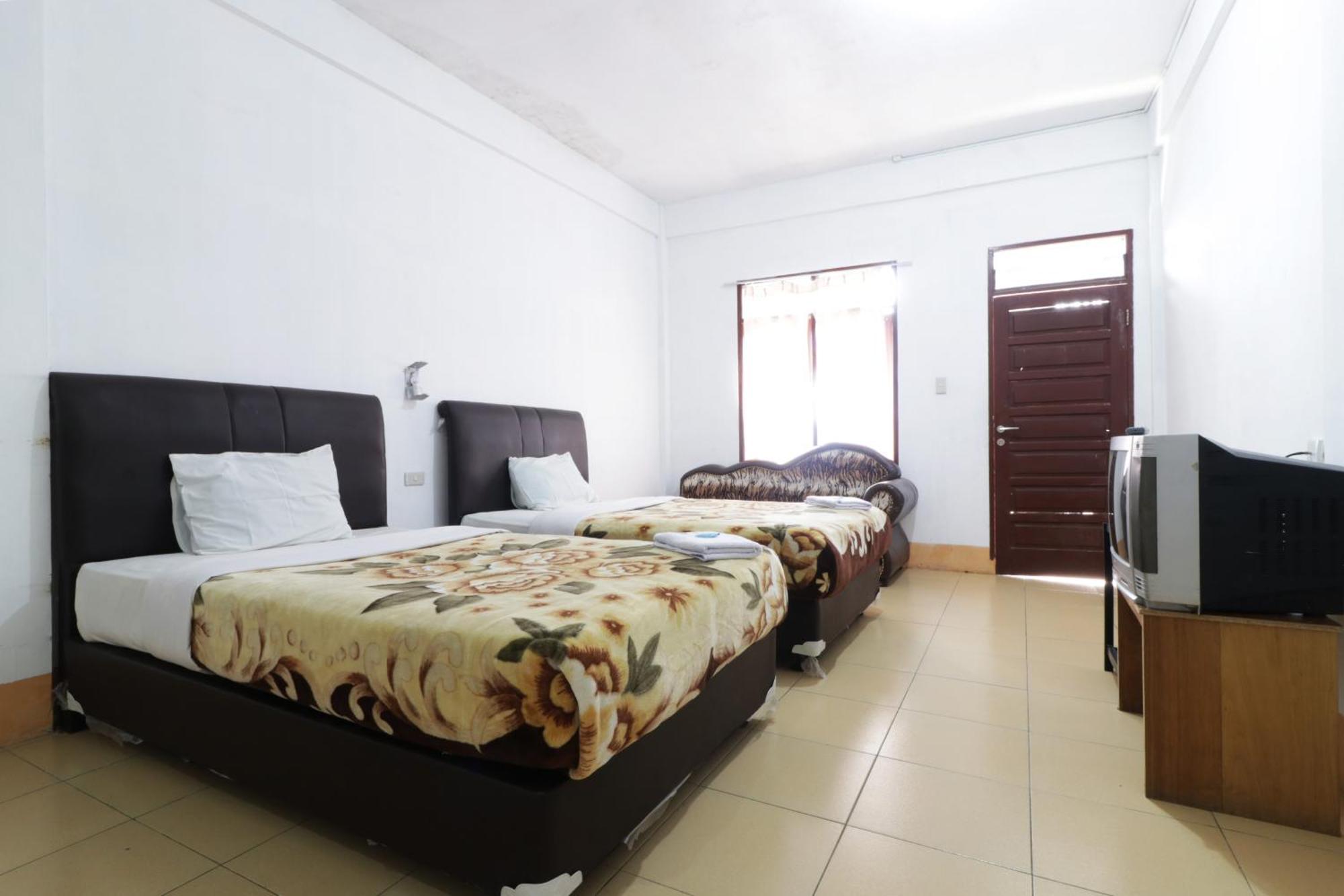 Villa Keluarga Bre Batunanggar Берастаги Екстериор снимка