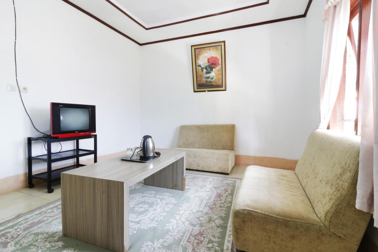 Villa Keluarga Bre Batunanggar Берастаги Екстериор снимка