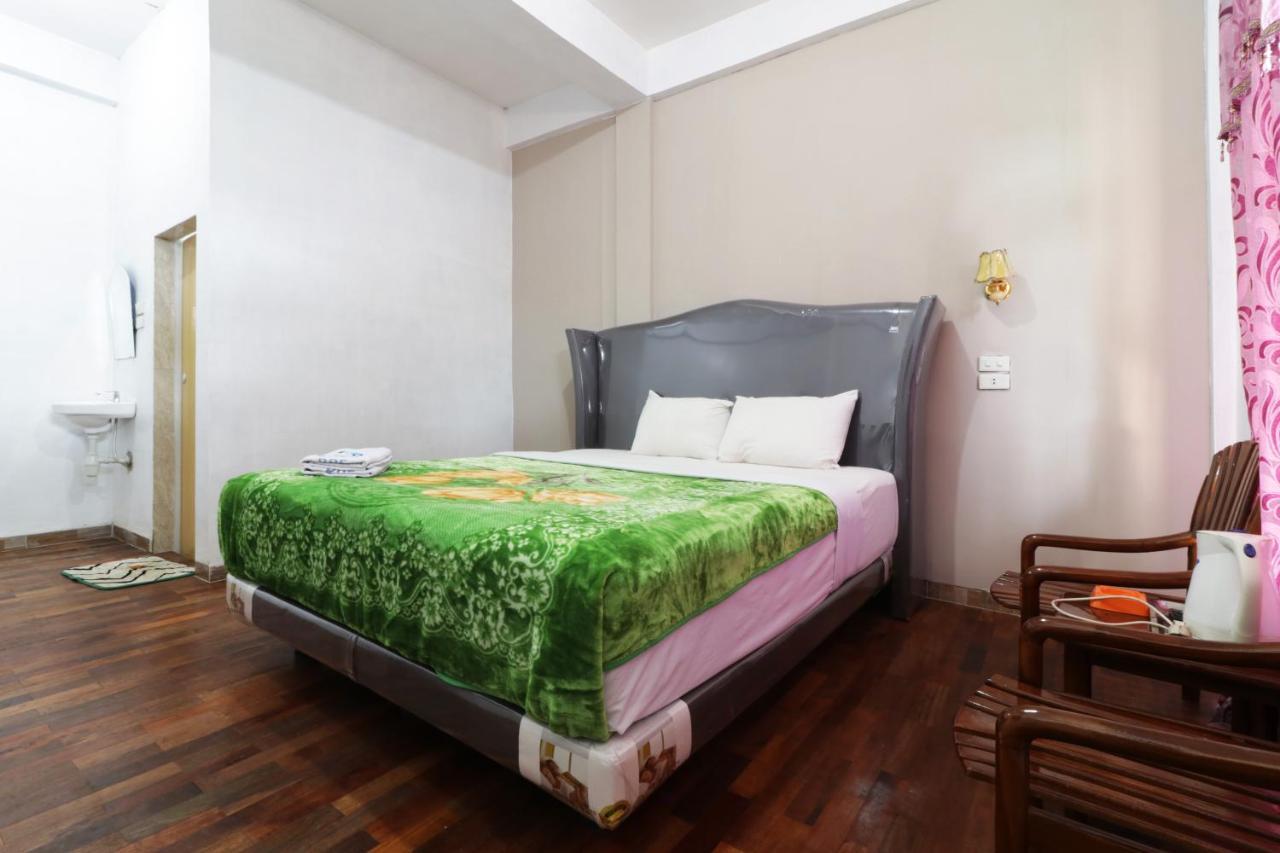 Villa Keluarga Bre Batunanggar Берастаги Екстериор снимка